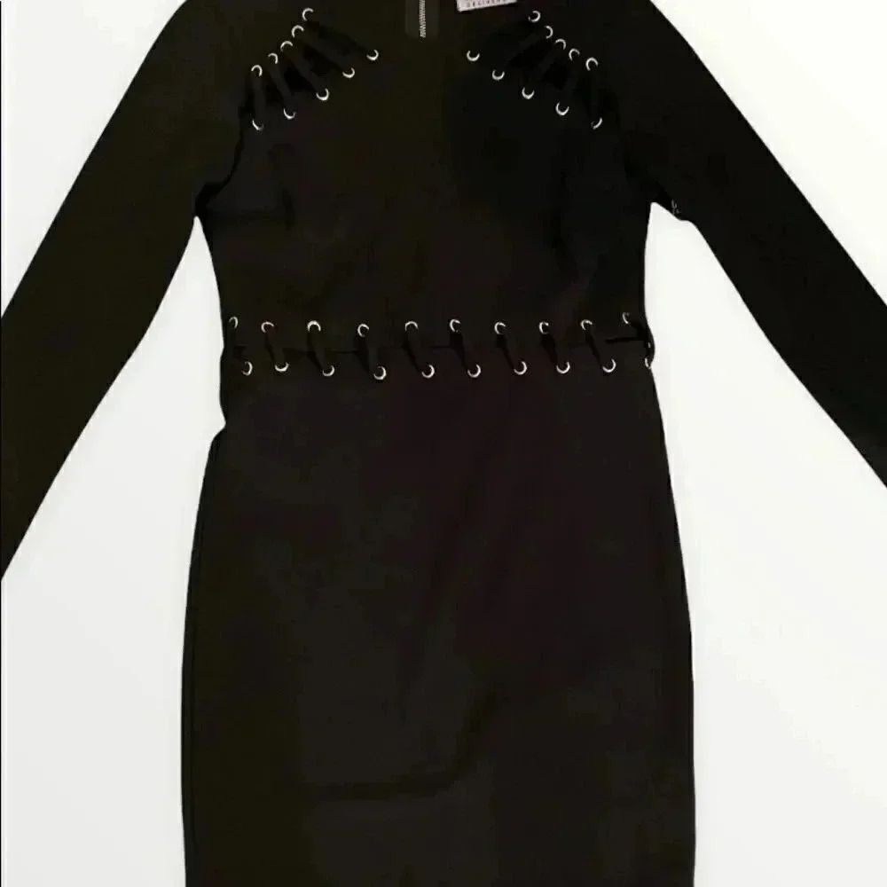 Style Delivers mini dress  - Picture 4 of 7